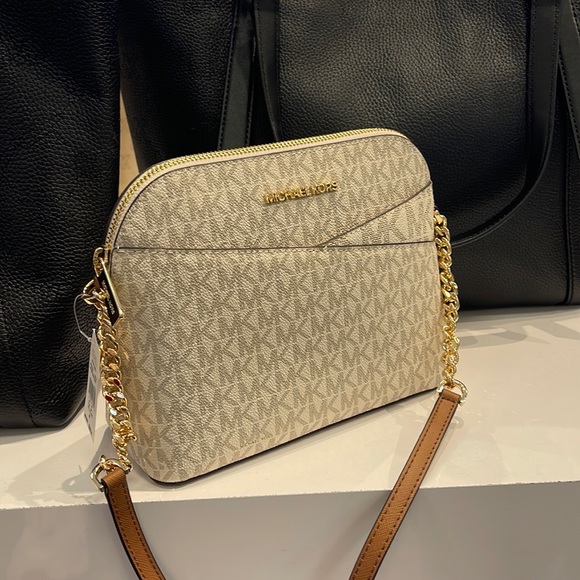 MICHAEL KORS Jet Set Medium Logo Dome Satchel Crossbody 
Vanilla 
NWT - Picture 3 of 16